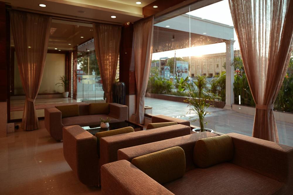 Ramee The Srinivas Palace Bhuj Ngoại thất bức ảnh