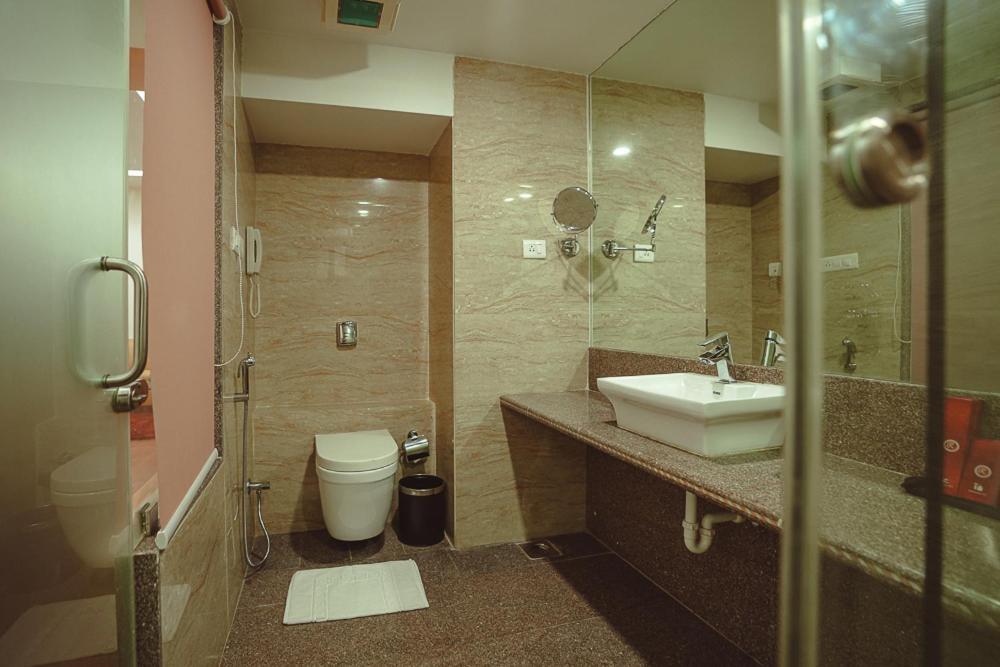 Ramee The Srinivas Palace Bhuj Ngoại thất bức ảnh