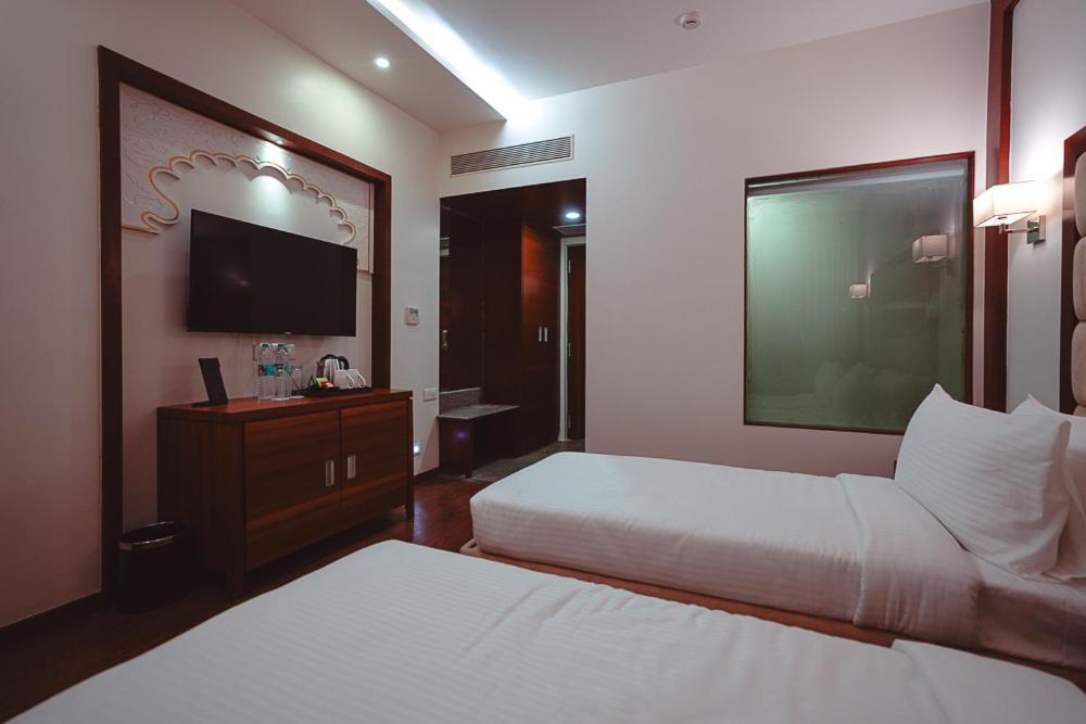 Ramee The Srinivas Palace Bhuj Ngoại thất bức ảnh
